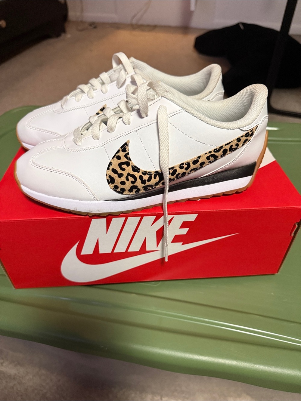 Women’s Nike size 8.5 Pacific LTR SE leopard